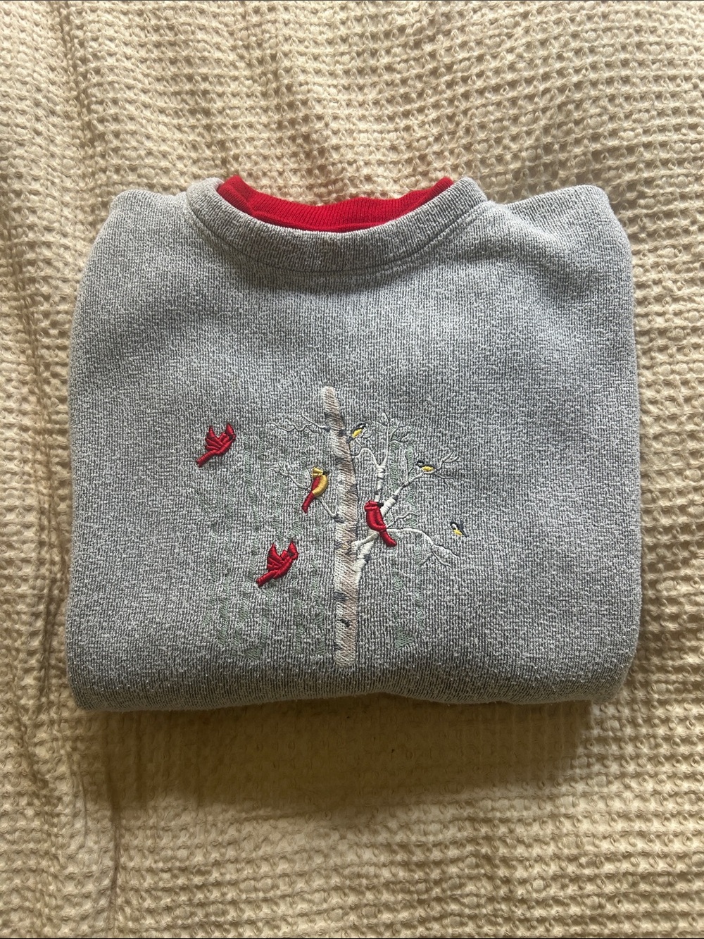 ✨ vntg embroidered cardinal + aspen crewneck sz L